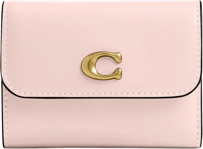 Coach Women&rsquo;s Essential Card Holder Wallet Review
