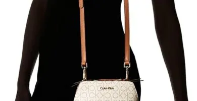 Calvin Klein Womens Lucy Triple Compartment Crossbody 3