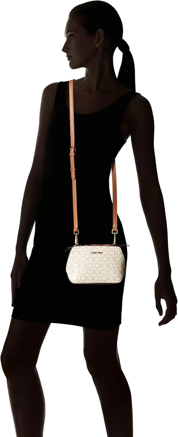 Calvin Klein Damen Lucy Triple Compartment Umhängetasche 3